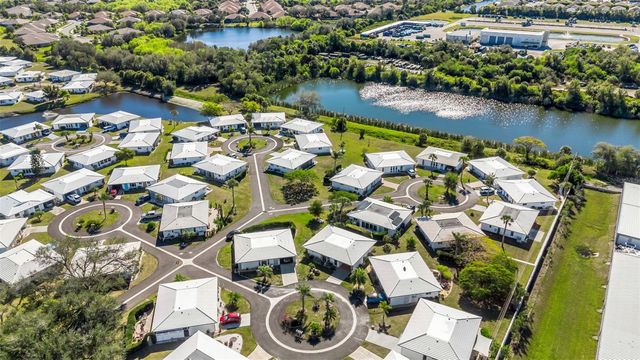 72 CIRCLEWOOD DRIVE A2-7, Venice, FL 34293