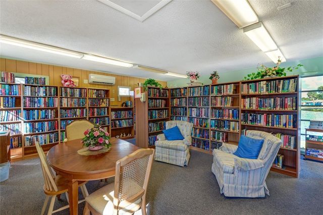 72 CIRCLEWOOD DRIVE A2-7, Venice, FL 34293