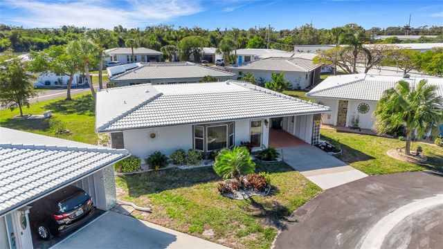 72 CIRCLEWOOD DRIVE A2-7, Venice, FL 34293