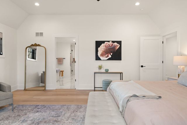 835 S Ashland Avenue, La Grange, IL 60525