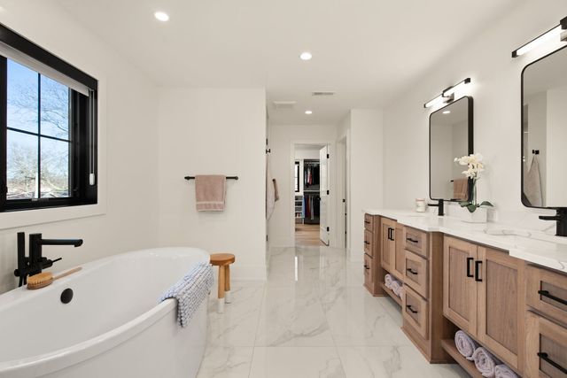 835 S Ashland Avenue, La Grange, IL 60525