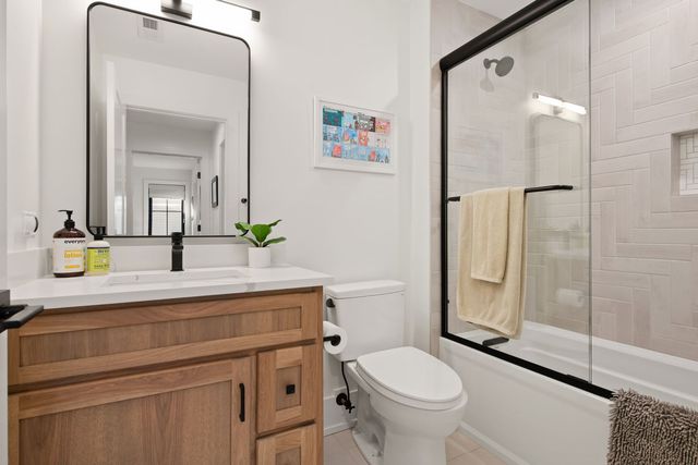 835 S Ashland Avenue, La Grange, IL 60525