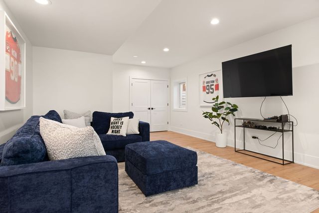 835 S Ashland Avenue, La Grange, IL 60525