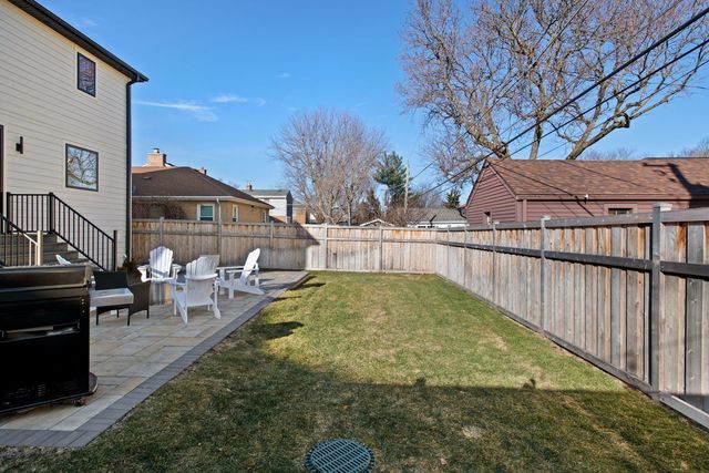 835 S Ashland Avenue, La Grange, IL 60525