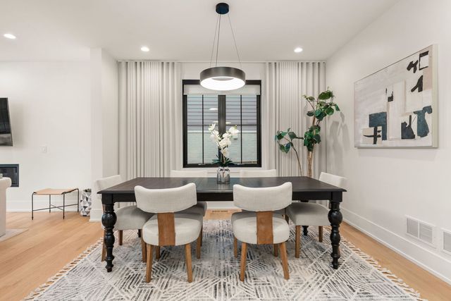 835 S Ashland Avenue, La Grange, IL 60525