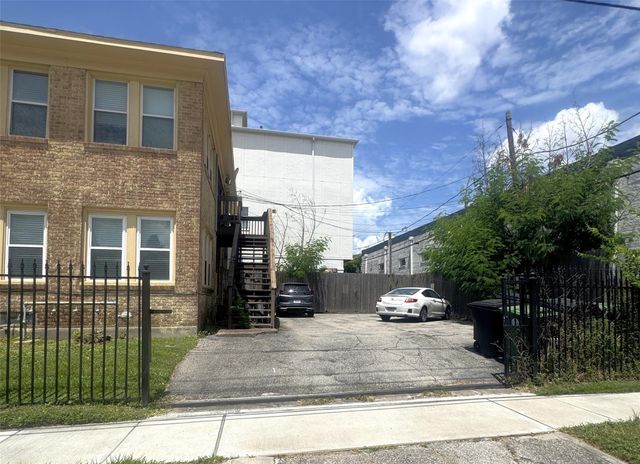 302 W Saulnier Street 2, Houston, TX 77019