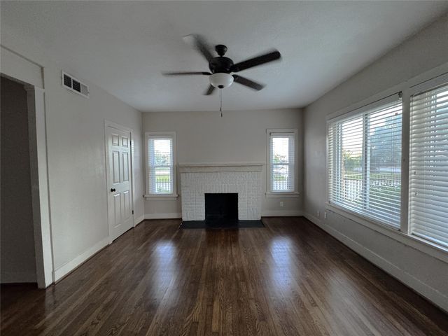 302 W Saulnier Street 2, Houston, TX 77019