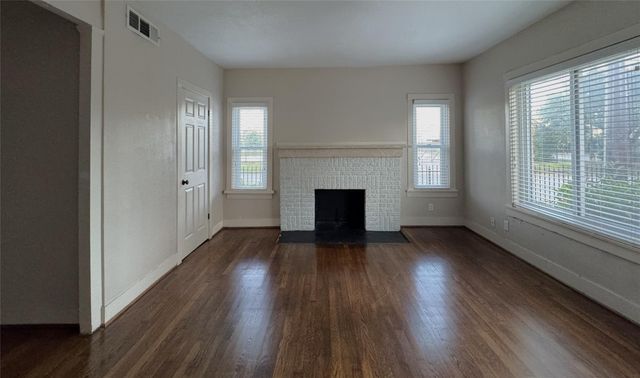 302 W Saulnier Street 2, Houston, TX 77019