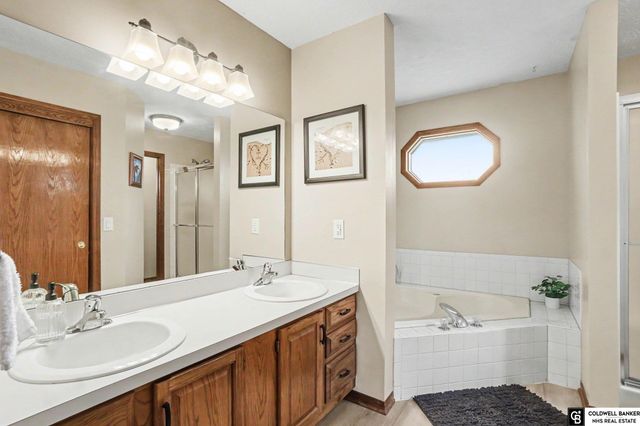 11414 S 43rd Street, Bellevue, NE 68123