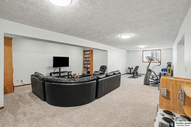 11414 S 43rd Street, Bellevue, NE 68123
