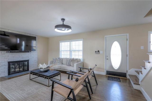 8025 W 93rd Street, Overland Park, KS 66212