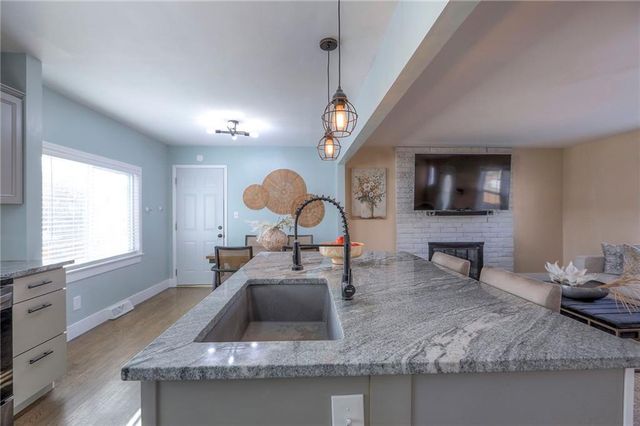 8025 W 93rd Street, Overland Park, KS 66212