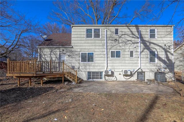 8025 W 93rd Street, Overland Park, KS 66212