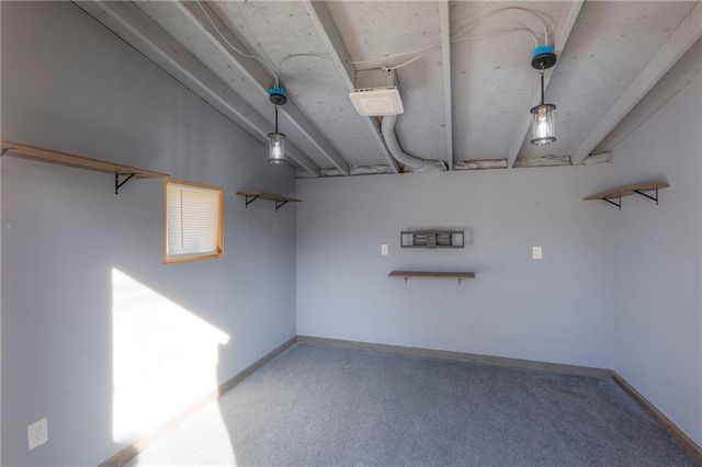 8025 W 93rd Street, Overland Park, KS 66212