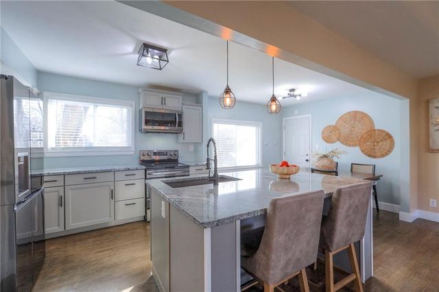 8025 W 93rd Street, Overland Park, KS 66212