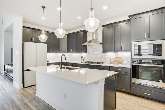 217 Turnbuckle BND, Leander, TX 78641