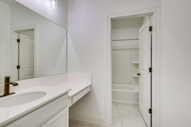 217 Turnbuckle BND, Leander, TX 78641