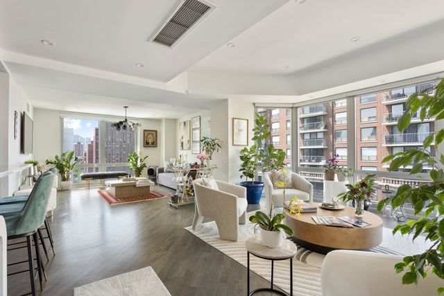 21 W Goethe Street 18GH, Chicago, IL 60610