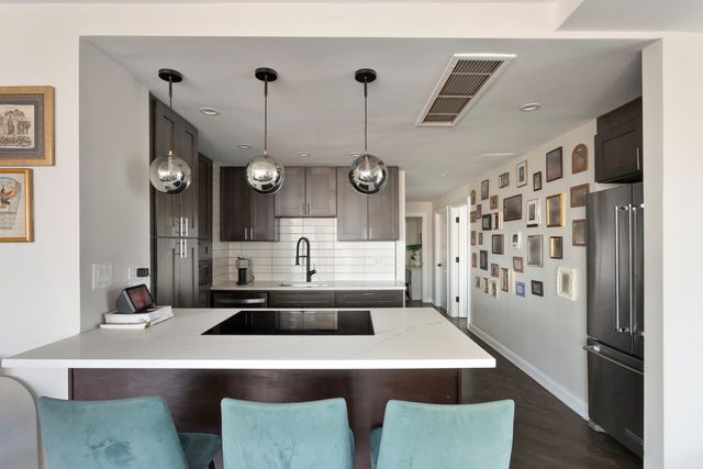 21 W Goethe Street 18GH, Chicago, IL 60610