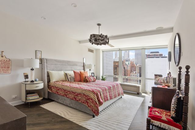 21 W Goethe Street 18GH, Chicago, IL 60610