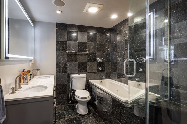 21 W Goethe Street 18GH, Chicago, IL 60610