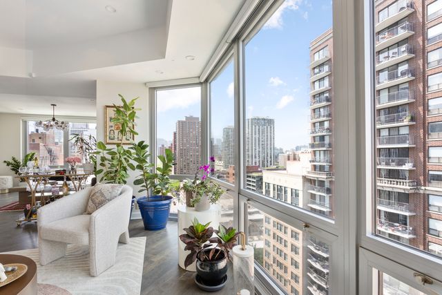 21 W Goethe Street 18GH, Chicago, IL 60610