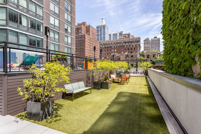 21 W Goethe Street 18GH, Chicago, IL 60610