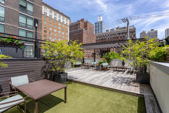 21 W Goethe Street 18GH, Chicago, IL 60610