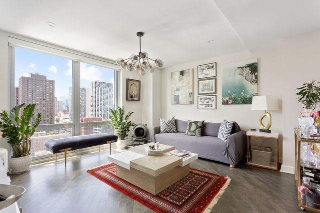 21 W Goethe Street 18GH, Chicago, IL 60610