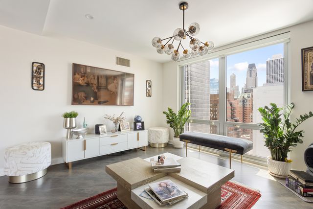 21 W Goethe Street 18GH, Chicago, IL 60610