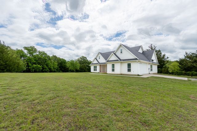 38 Jubilee Farm Road, Bells, TX 75414