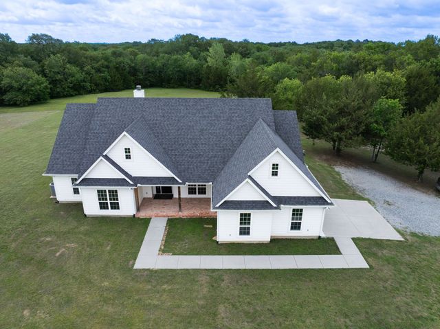 38 Jubilee Farm Road, Bells, TX 75414