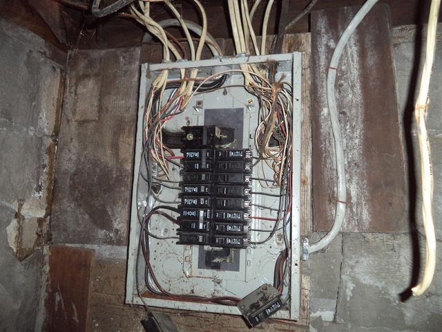 841 E 8th Street, Flint, MI 48503