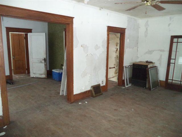 841 E 8th Street, Flint, MI 48503