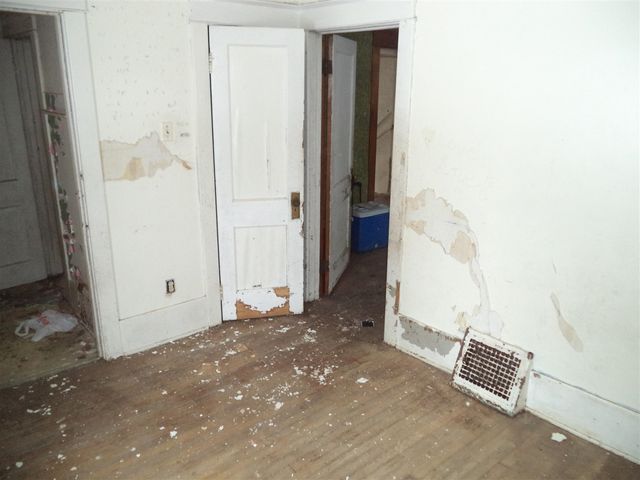 841 E 8th Street, Flint, MI 48503