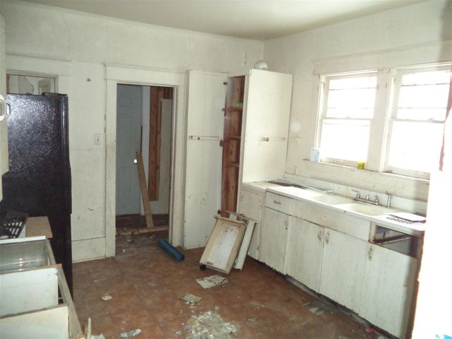 841 E 8th Street, Flint, MI 48503