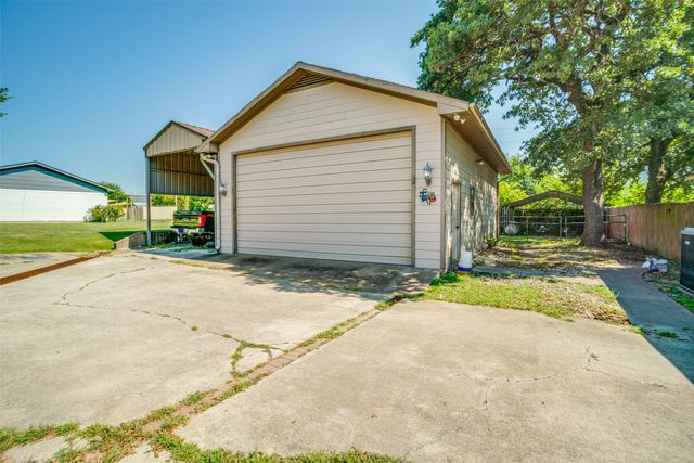 316 County Road 173, Gainesville, TX 76240