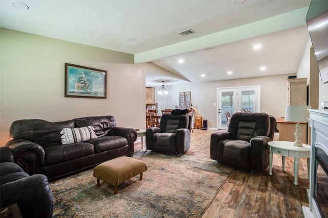316 County Road 173, Gainesville, TX 76240