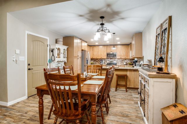 316 County Road 173, Gainesville, TX 76240