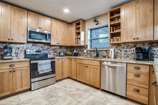 316 County Road 173, Gainesville, TX 76240