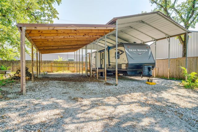 316 County Road 173, Gainesville, TX 76240