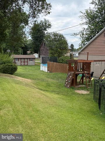 208 S PENNSYLVANIA AVE, Centre Hall, PA 16828