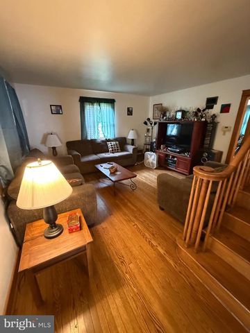 208 S PENNSYLVANIA AVE, Centre Hall, PA 16828