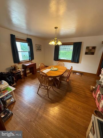 208 S PENNSYLVANIA AVE, Centre Hall, PA 16828