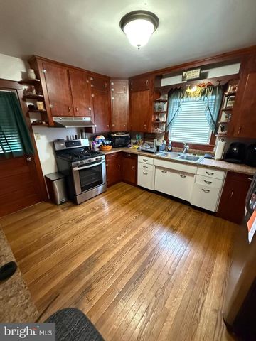 208 S PENNSYLVANIA AVE, Centre Hall, PA 16828