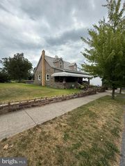 208 S PENNSYLVANIA AVE, Centre Hall, PA 16828