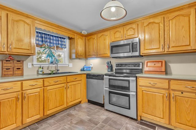 4897 Pyles Rd, Chapel Hill, TN 37034