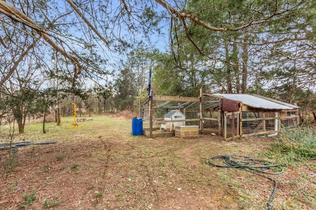 4897 Pyles Rd, Chapel Hill, TN 37034