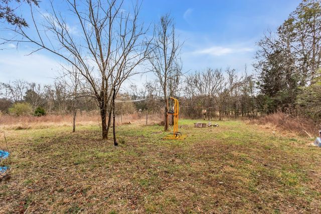 4897 Pyles Rd, Chapel Hill, TN 37034