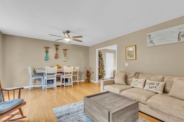 4897 Pyles Rd, Chapel Hill, TN 37034